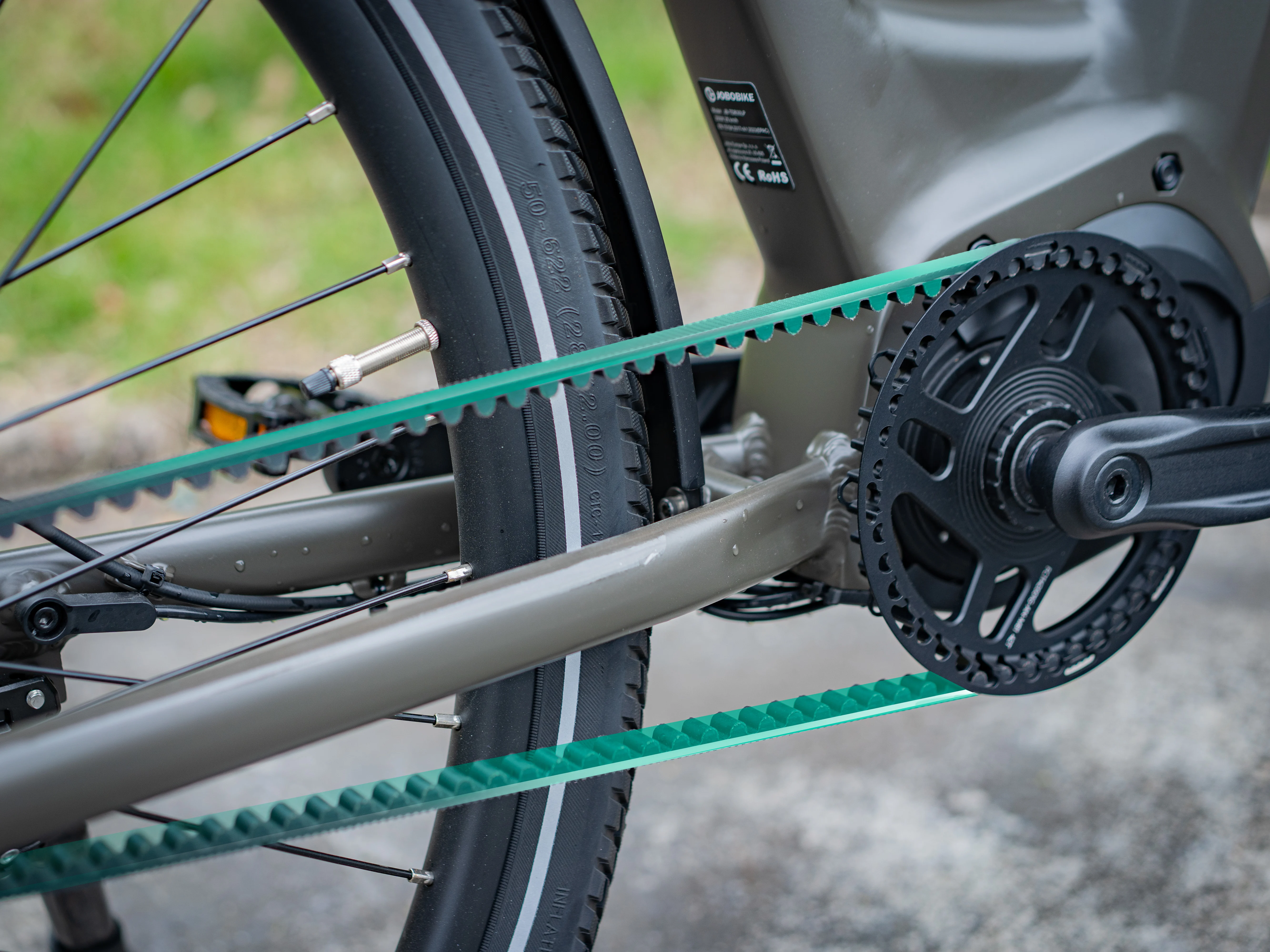 Patented Carbon Belt for Smooth Riding